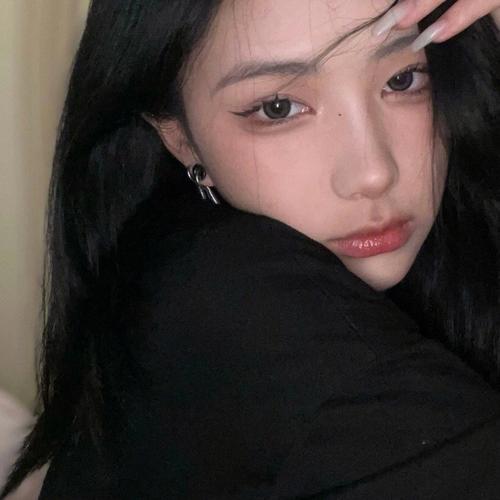 2025年的头像带财运的女士(2025年财运女神头像)