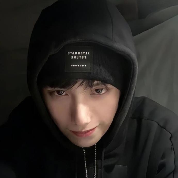 高<strong><mark>冷</mark></strong>孤独头像男(<strong><mark>冷</mark></strong>峻孤影男士头像)