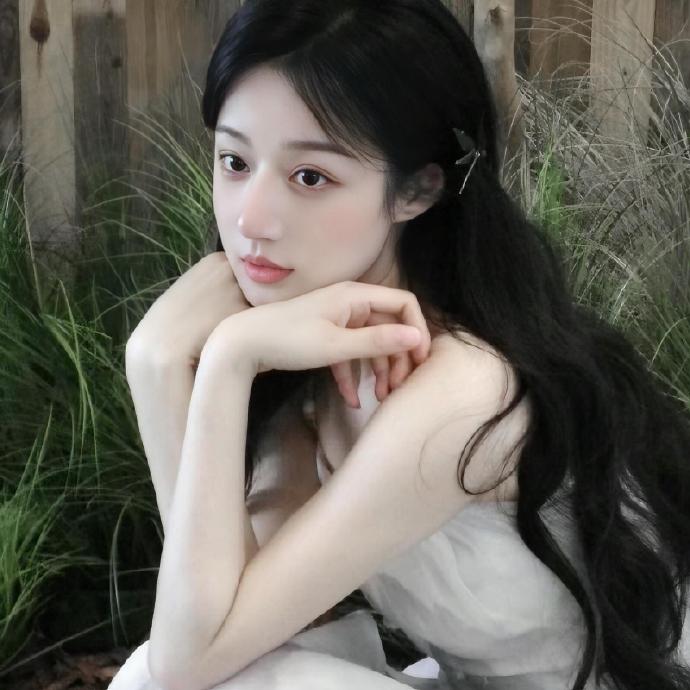 高<strong><mark>冷</mark></strong>黑白女生高清头像(黑白高<strong><mark>冷</mark></strong>女生头像)