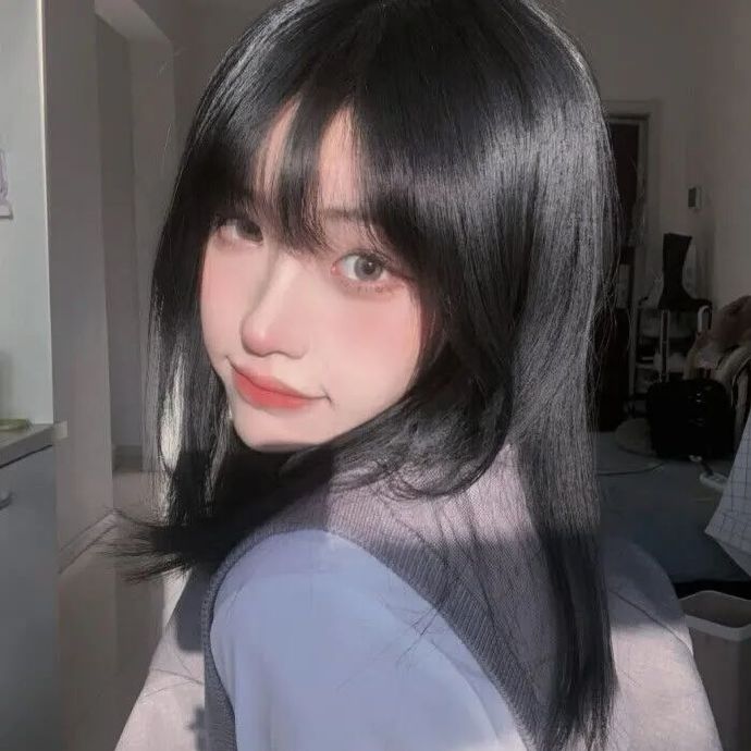 美女遛狗头像(美女遛狗头像)
