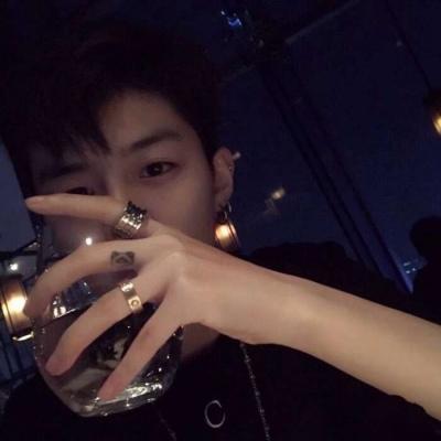 男人头像图片帅气背影(男人背影帅气头像)